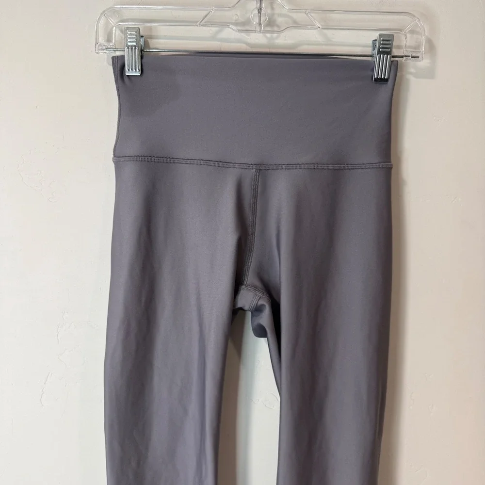 Alo Yoga Womens Leggings XS Gray Silver Winter Warm Airlift High Waist Fleece